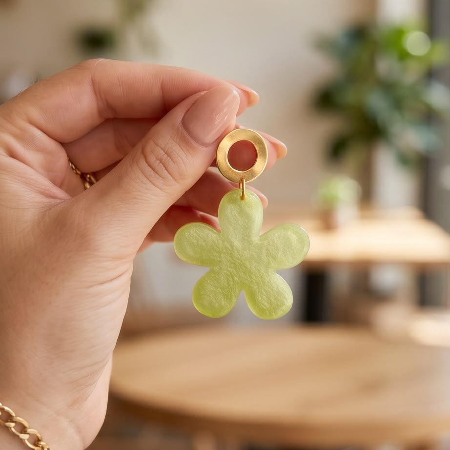 Boucles d'Oreilles Pendantes Etoile Verte & Or